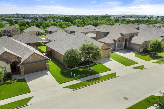 8928 Jewel Flower Drive, Fort Worth, TX 76131