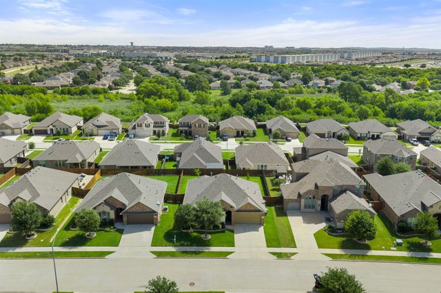 8928 Jewel Flower Drive, Fort Worth, TX 76131