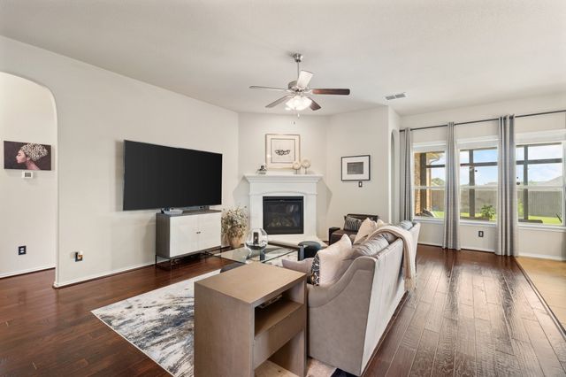 8928 Jewel Flower Drive, Fort Worth, TX 76131