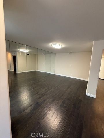 434 S Canon 202, Beverly Hills, CA 90212