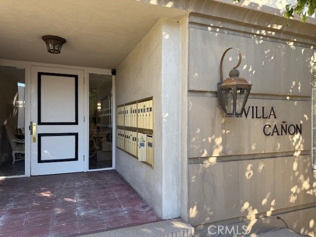 434 S Canon 202, Beverly Hills, CA 90212