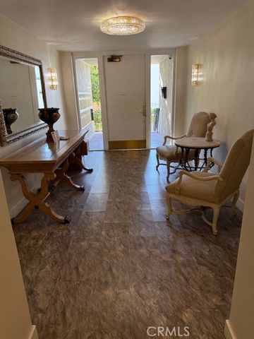 434 S Canon 202, Beverly Hills, CA 90212