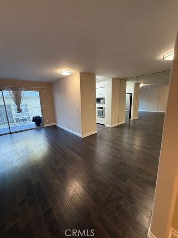 434 S Canon 202, Beverly Hills, CA 90212