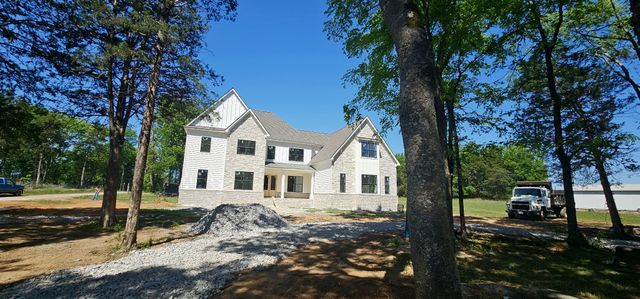 3390 Mealer Rd, Chapel Hill, TN 37034