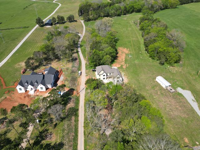 3390 Mealer Rd, Chapel Hill, TN 37034