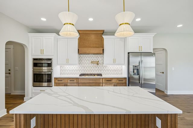 3390 Mealer Rd, Chapel Hill, TN 37034