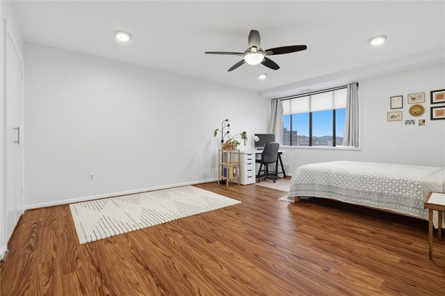 220 N Dithridge St 704, Oakland, PA 15213