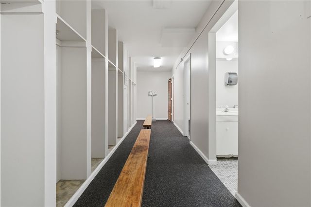 220 N Dithridge St 704, Oakland, PA 15213