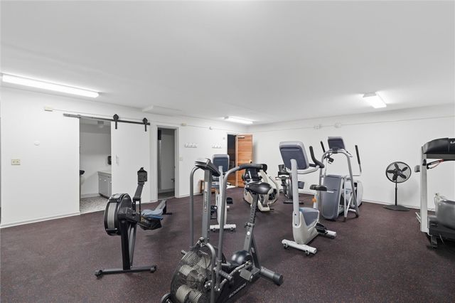 220 N Dithridge St 704, Oakland, PA 15213