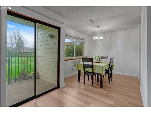 15946 Ne FREMONT St, Portland, OR 97230