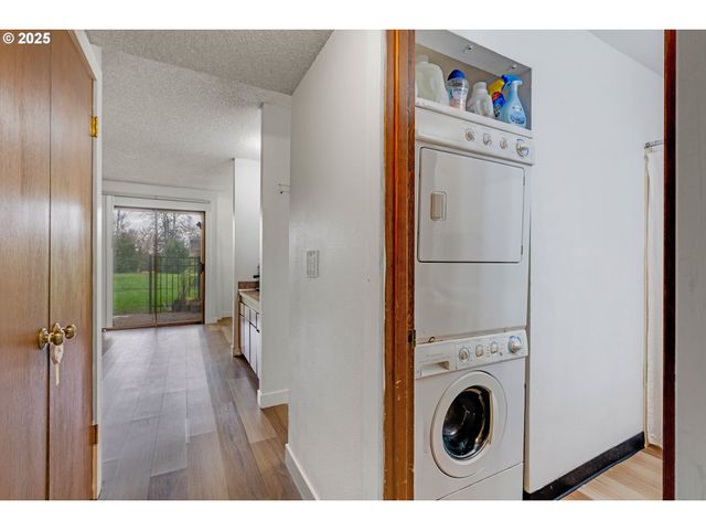 15946 Ne FREMONT St, Portland, OR 97230