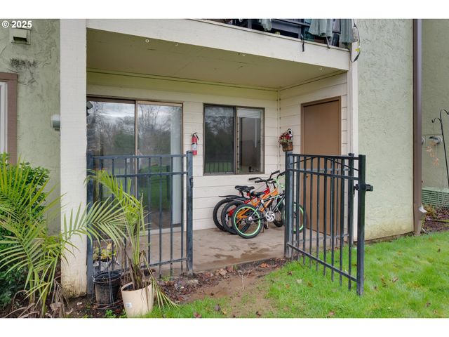 15946 Ne FREMONT St, Portland, OR 97230