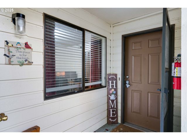 15946 Ne FREMONT St, Portland, OR 97230