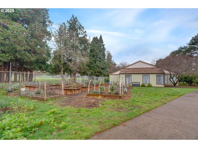15946 Ne FREMONT St, Portland, OR 97230