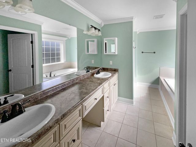 2113 Griffitts Mill Circle, Maryville, TN 37803