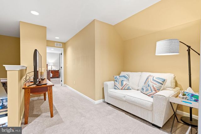 102 MARIBEL LN, York, PA 17403
