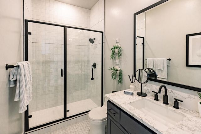 5750 Golden Pond Dr, Rocklin, CA 95677