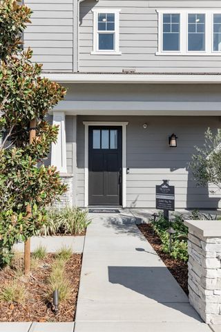 5750 Golden Pond Dr, Rocklin, CA 95677