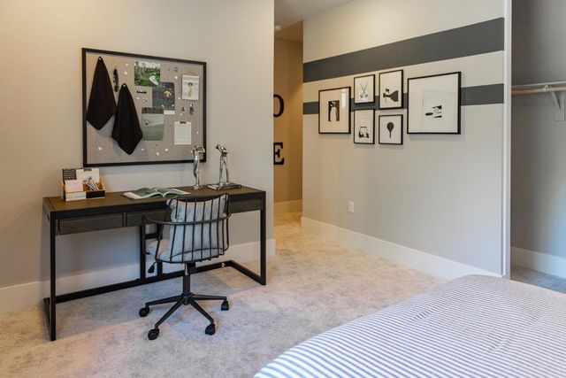 5750 Golden Pond Dr, Rocklin, CA 95677