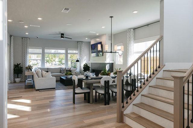 5750 Golden Pond Dr, Rocklin, CA 95677