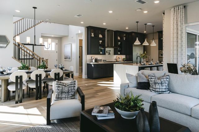5750 Golden Pond Dr, Rocklin, CA 95677