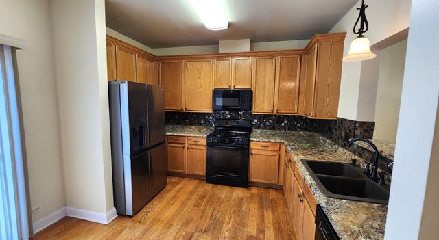 2325 Twilight Drive 2325, Aurora, IL 60503