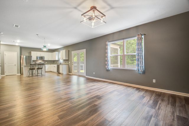 233 W Bradford Pointe Drive, Summerville, SC 29486