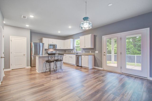 233 W Bradford Pointe Drive, Summerville, SC 29486