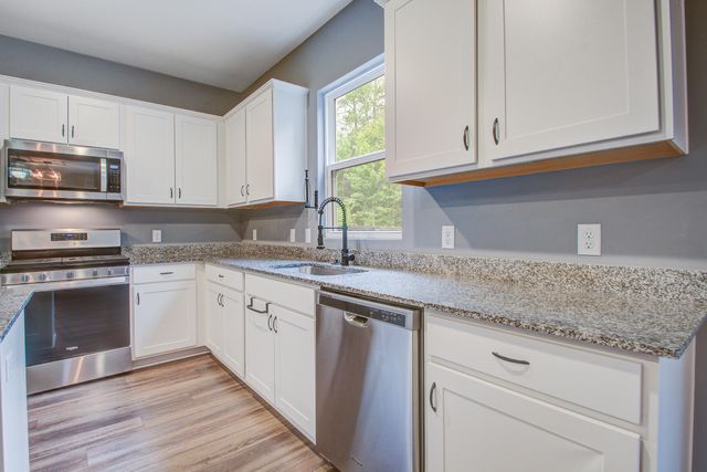 233 W Bradford Pointe Drive, Summerville, SC 29486