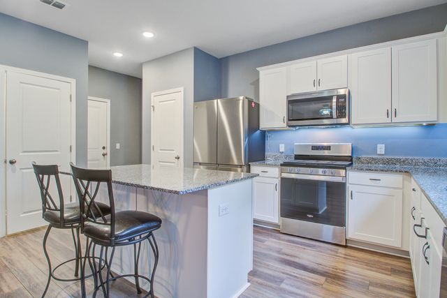 233 W Bradford Pointe Drive, Summerville, SC 29486