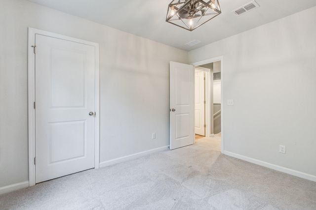 233 W Bradford Pointe Drive, Summerville, SC 29486