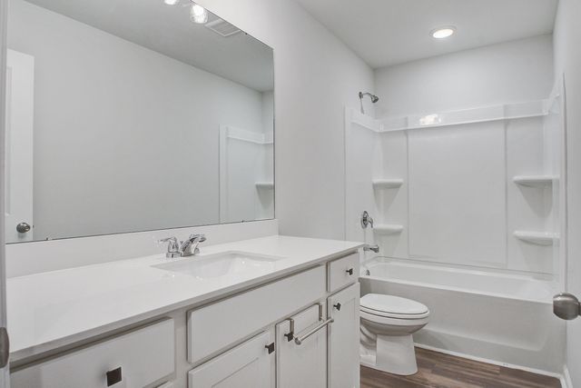 233 W Bradford Pointe Drive, Summerville, SC 29486