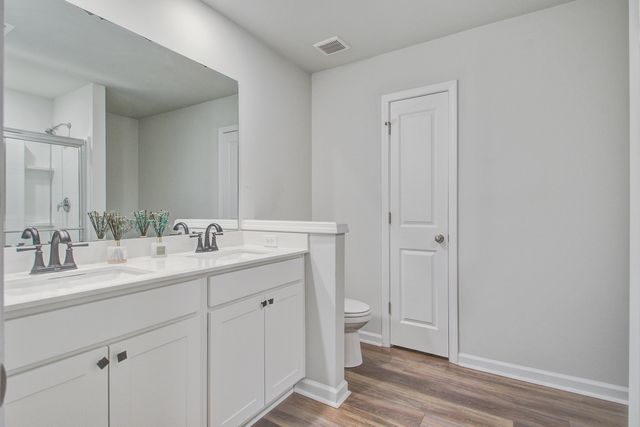 233 W Bradford Pointe Drive, Summerville, SC 29486