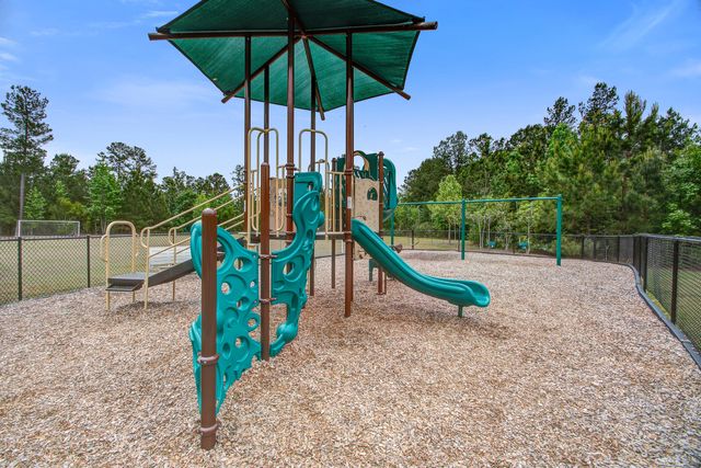 233 W Bradford Pointe Drive, Summerville, SC 29486