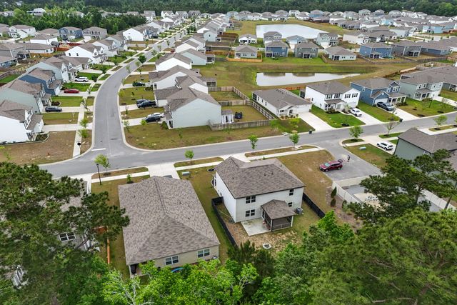 233 W Bradford Pointe Drive, Summerville, SC 29486