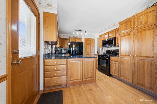 8607 S Tripp Avenue, Chicago, IL 60652