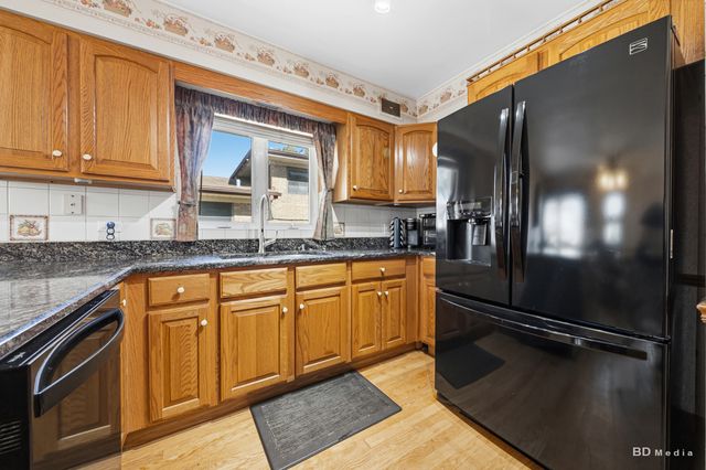 8607 S Tripp Avenue, Chicago, IL 60652