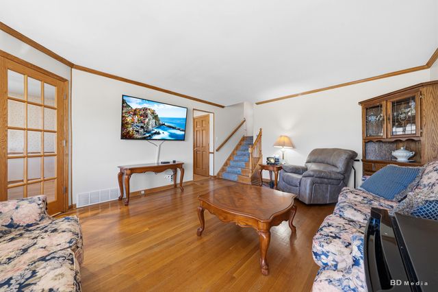 8607 S Tripp Avenue, Chicago, IL 60652