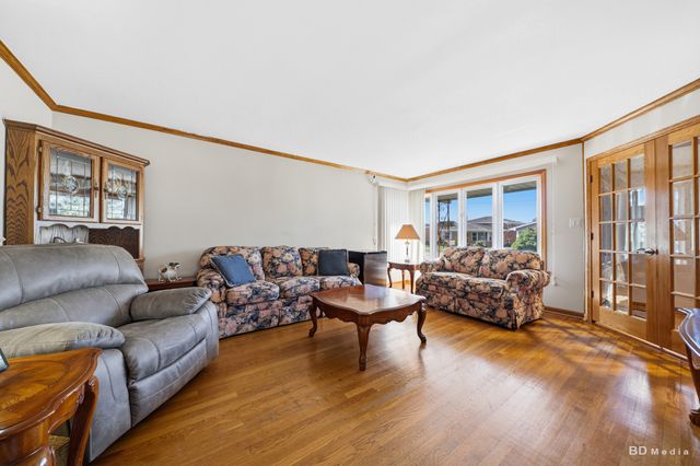 8607 S Tripp Avenue, Chicago, IL 60652