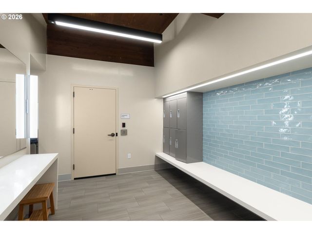 2211 Sw 1ST Ave 206, Portland, OR 97201