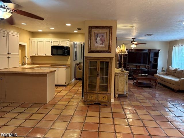 5075 Teak Wood DR, Naples, FL 34119