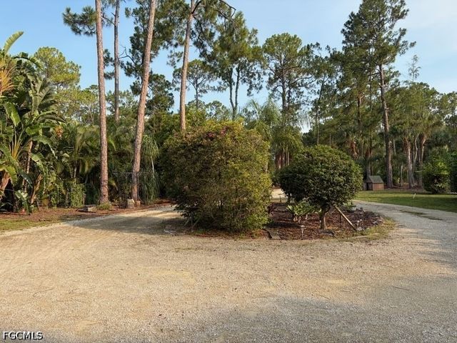 5075 Teak Wood DR, Naples, FL 34119