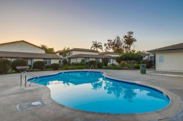 3433 Los Mochis Way, Oceanside, CA 92056