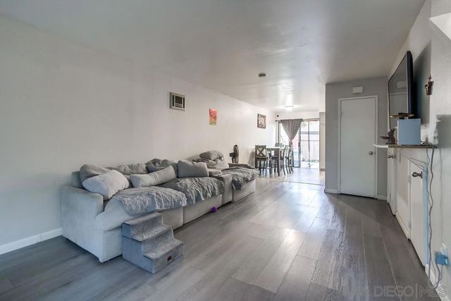 3433 Los Mochis Way, Oceanside, CA 92056