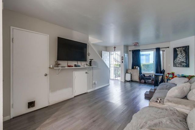 3433 Los Mochis Way, Oceanside, CA 92056