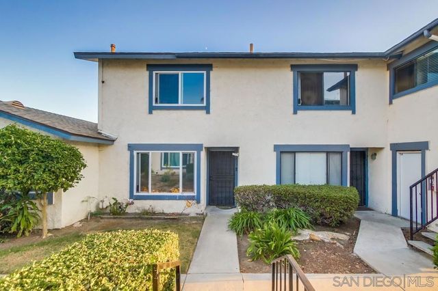 3433 Los Mochis Way, Oceanside, CA 92056