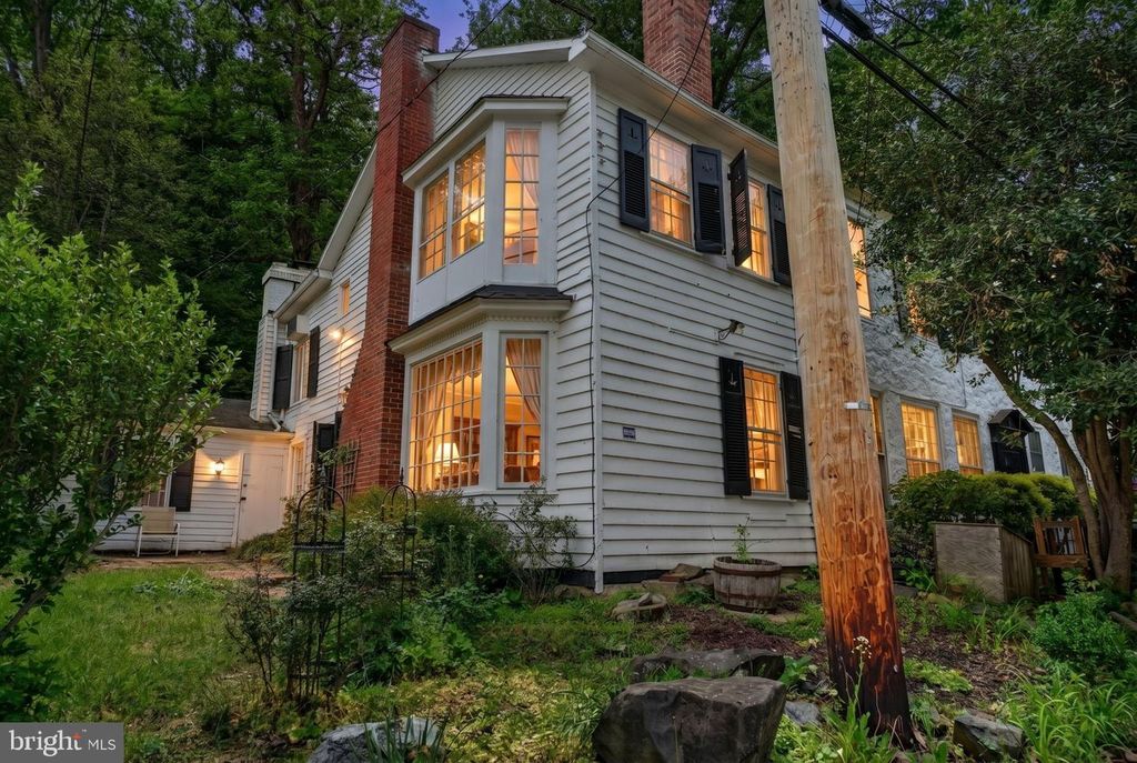 Image 1 of property listing at 5019 WETHEREDSVILLE RD, Baltimore, MD 21207