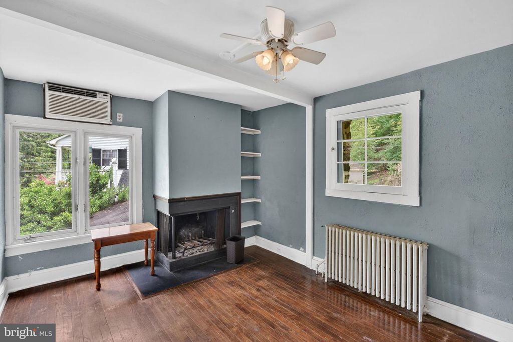 Image 14 of property listing at 5019 WETHEREDSVILLE RD, Baltimore, MD 21207