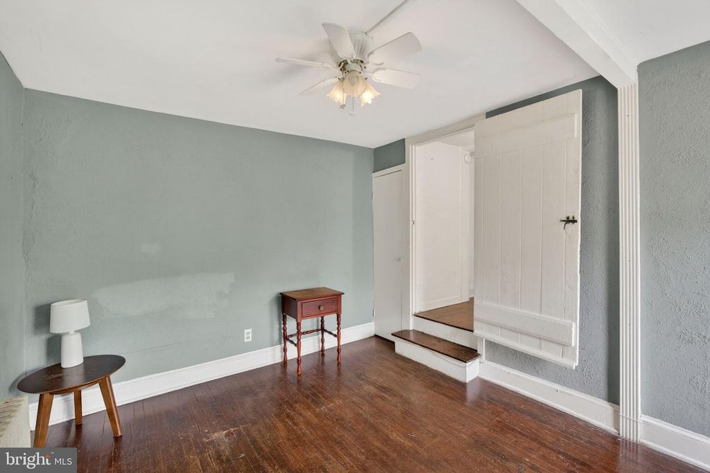 Image 16 of property listing at 5019 WETHEREDSVILLE RD, Baltimore, MD 21207
