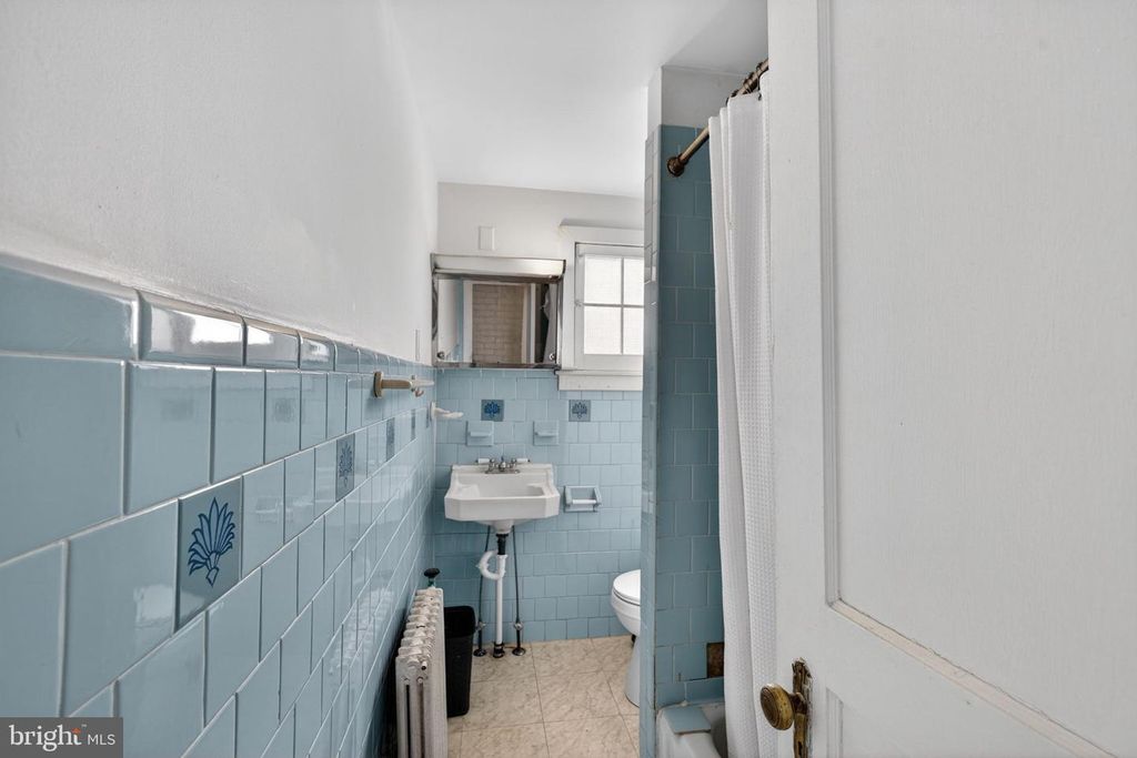 Image 17 of property listing at 5019 WETHEREDSVILLE RD, Baltimore, MD 21207